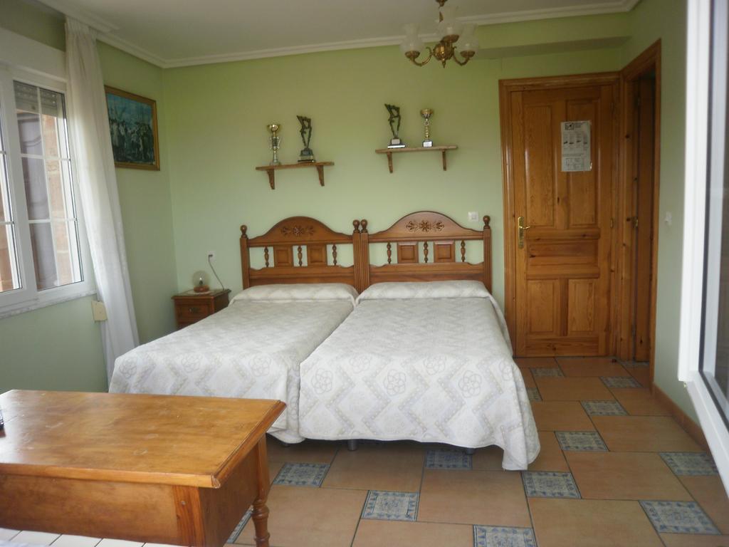 Pension Galimar San Vicente De La Barquera Room photo